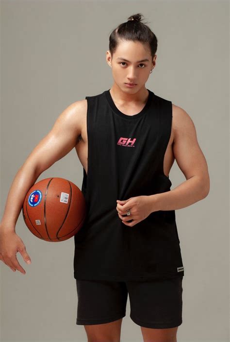 Đức Vương 2k5 bị sờ bụng Cre : gg .